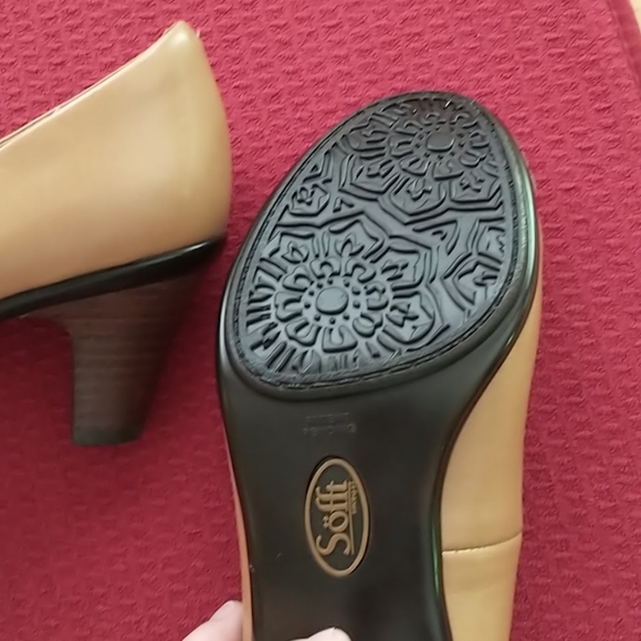 Sofft Tan Leather Pumps Size 6 1/2 Wide NWOT - Picture 5 of 7